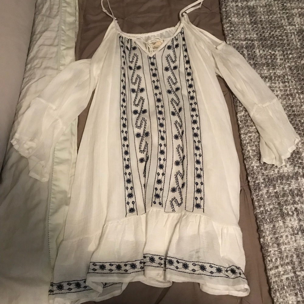 White oversized blouse